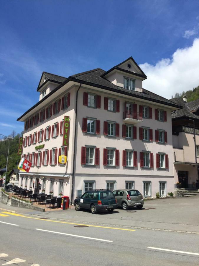Hotel Alpina Unterschächen エクステリア 写真