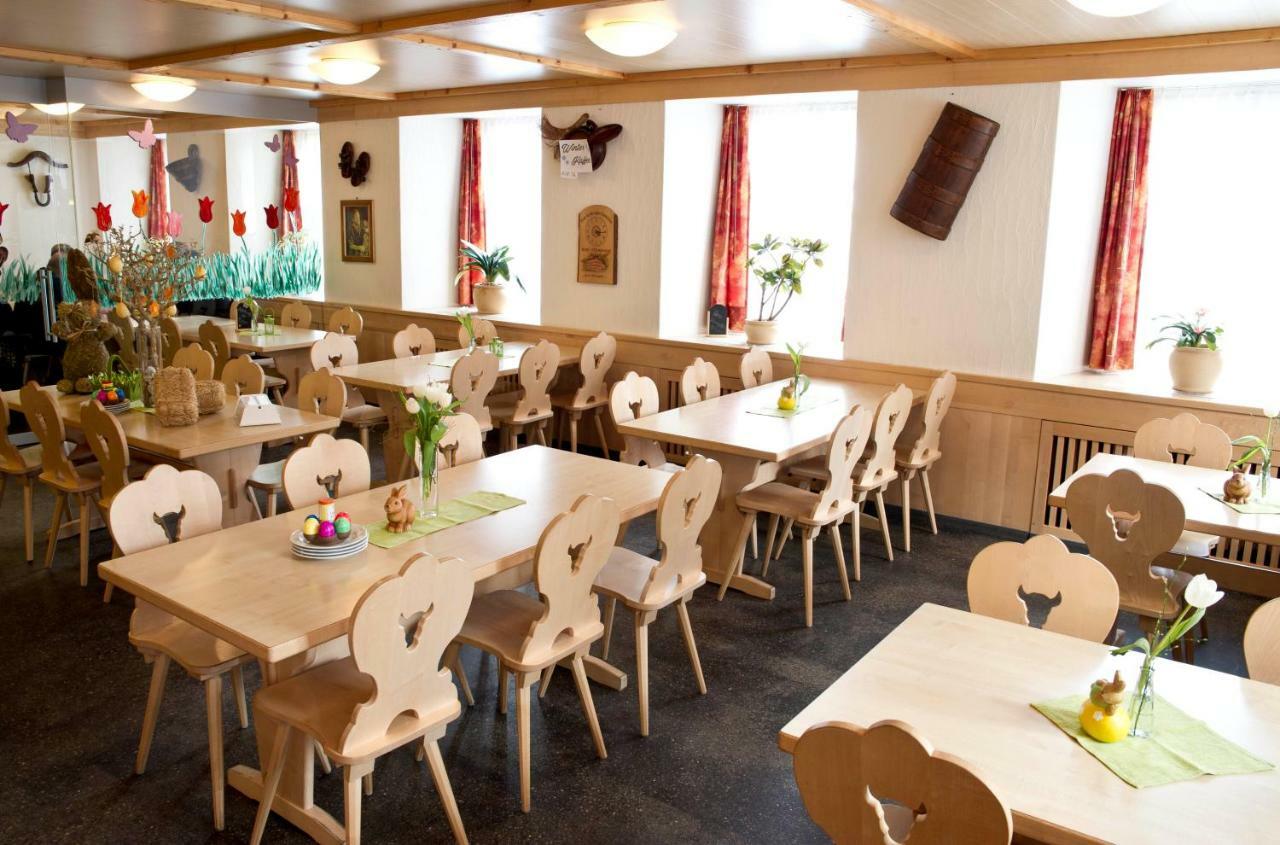 Hotel Alpina Unterschächen エクステリア 写真